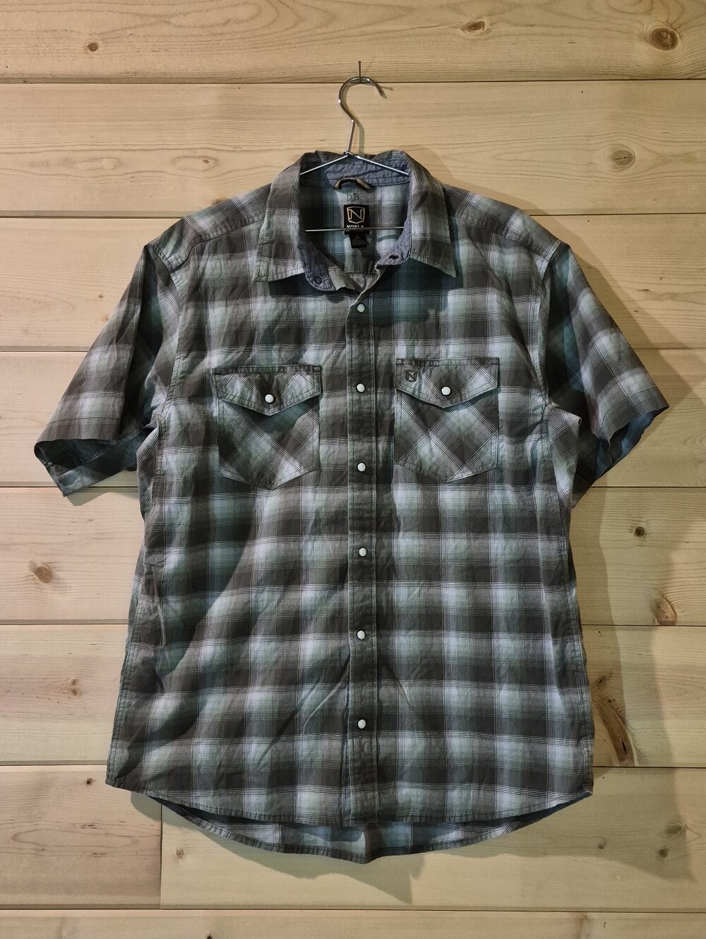 Casual Short-Sleeve Plaid Button-Down Shirt in Green And Gray Size XL 24x30